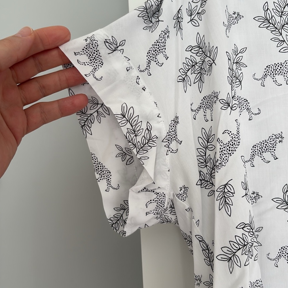 Cheetah pattern button up - Picture 4 of 9